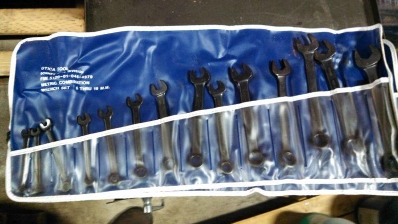 Utica 14 pieces 6-19 mm metric 12 point black combination wrench set 