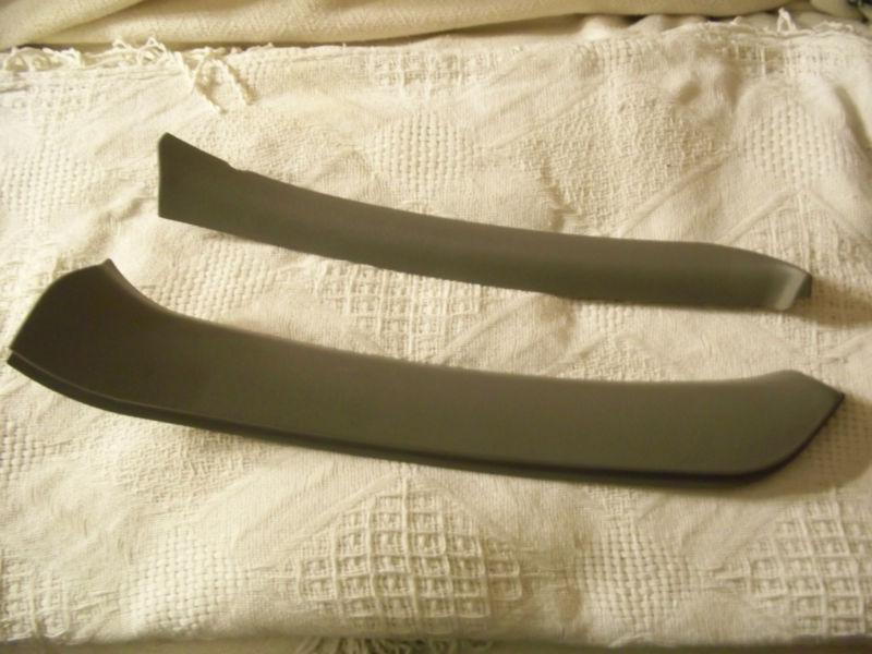 1996 chevy blazer/ gmc jimmy door pillar trim molding.