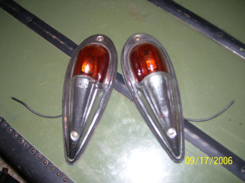 Pair of vintage kd 517 sae p amber glass truck car fender marker lights