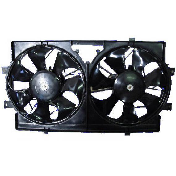 Dual radiator cooling fan assembly