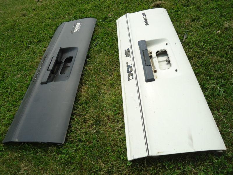 1983 dodge rampage tailgate this auction is for 1, you choose black or white oem