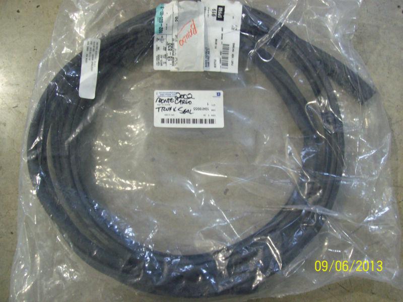 2000-2002 monte carlo trunk seal nib (10419955)