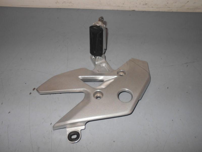 #1960 - 2013 13 honda cbr 500r  left foot peg  158 miles