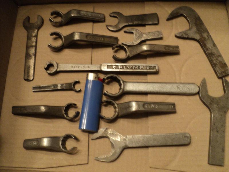 Aircraft mechanic wrenches for hydraulic line flare nut