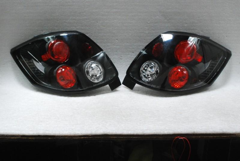 03-05 toyota matrixeuro altezza black tail lights brake lamps left+right