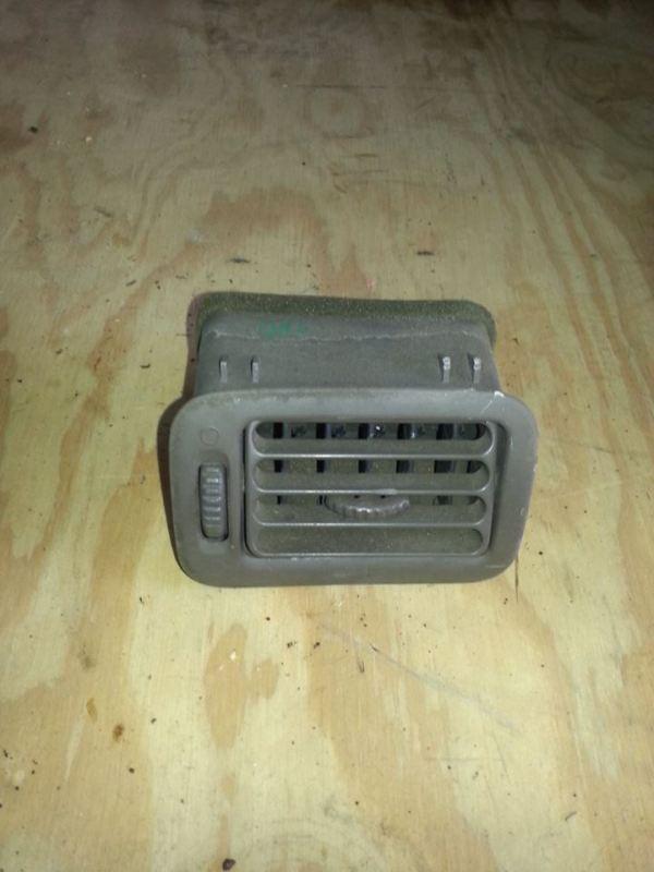 96-98 honda civic air vent passenger side