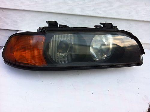 Bmw 528i headlight assembly with hid ballast passenger 97 98 99 00 01 02 oem