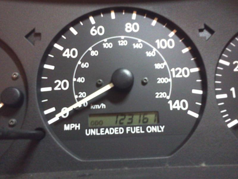 1997- 01 toyota camry  automatic speedometer cluster 123k miles all models