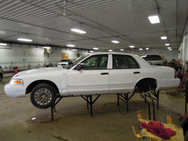 2005 ford crown victoria outer tail light lamp lower left