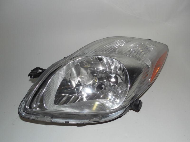 09 2010 2011 toyota yaris hatchback left headlight nice!