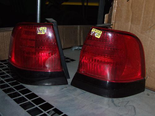 1992 and up ford thunderbird lh rh brake lights