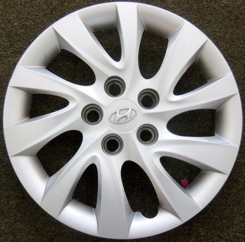 Hyundai elantra oem wheel cover used very good condition free shipping in usa