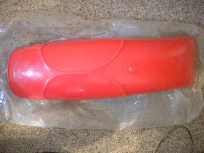 Nos m robert rear fender ahrma red maico ?