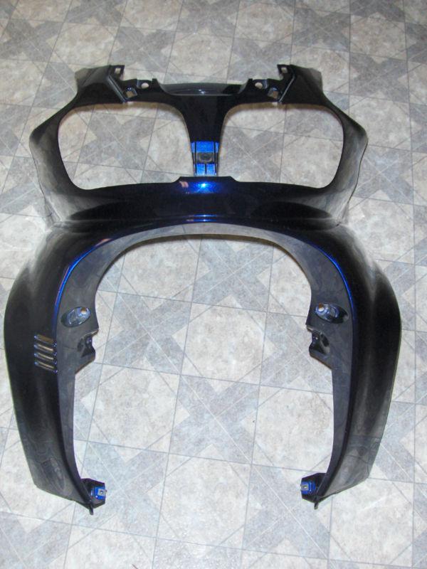 2005 suzuki burgman 650 front fairing knee guard. 