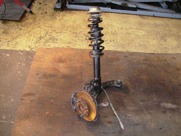 Daihatsu mira 2003 front left strut assy [2650200]