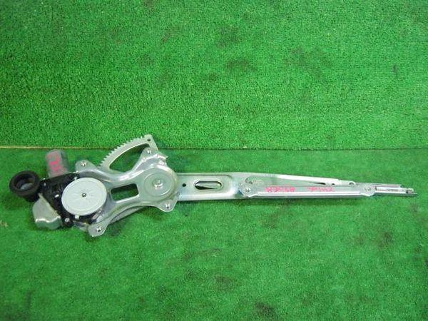 Toyota prius 2011 front right door regulator [5813120]