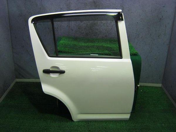 Toyota passo 2005 rear right door assembly [3413300]