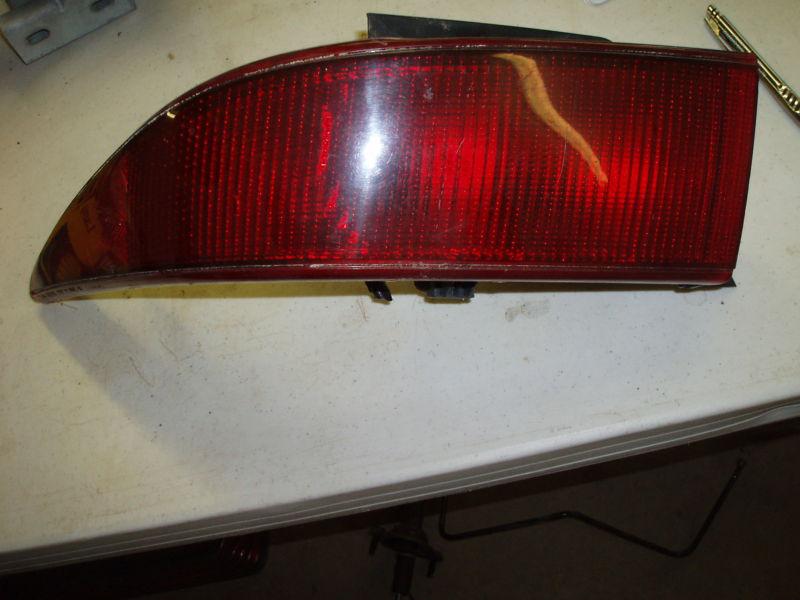 92 93 94 95 96 97 98 skylark tail light original used left driver