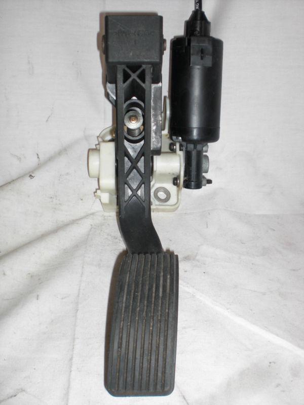 2004 mercury grand marquis gas pedal (adjustable pedal) 