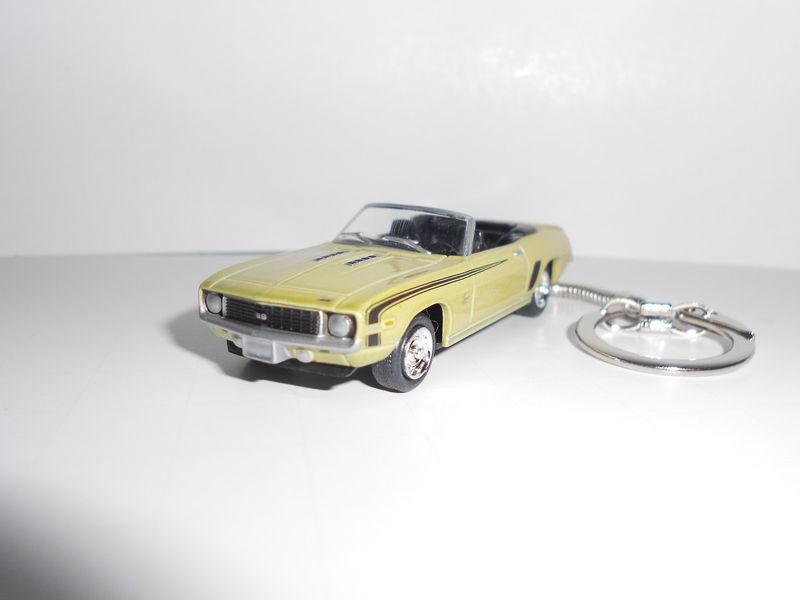 1969 chevy camaro ss convertible  key chain 