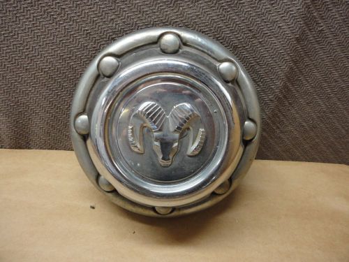 94-2001 dodge ram 2500 chrome hubcap used one hub cap