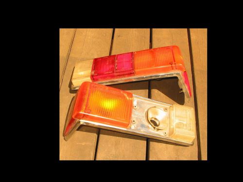 Triumph tr6 rear tail light assemblies