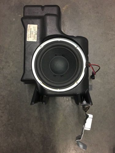 2004-2009 srx right passenger side rear quarter panel speaker (non bose)