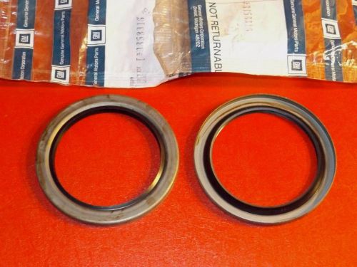 Nos 1960-72 chevrolet gmc series 40 50 60 truck front wheel inner bearing seals