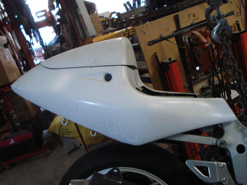 Rear fairing section "duck tail" 1997-2000 gsxr