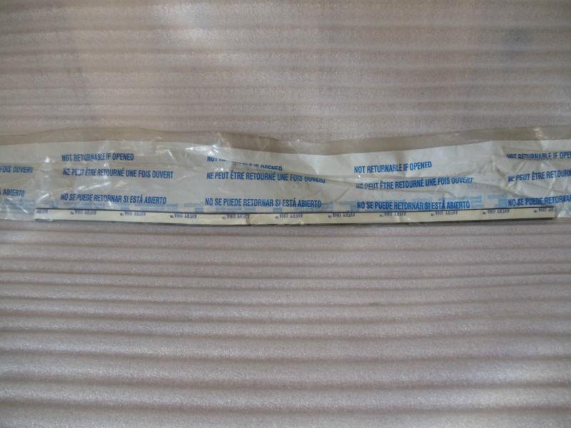 Oem blazer jimmy bravada s10 sonoma front door edge guard protector (rear edge)