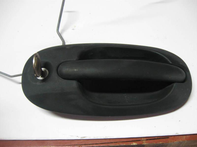 99 plymouth voyager  right outside door handle w/key