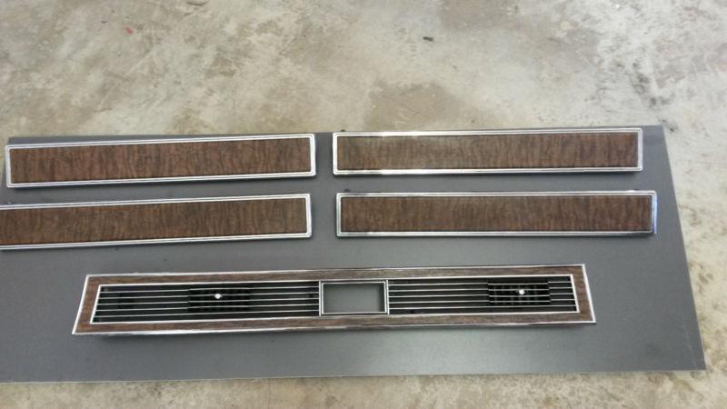 1968,1969 lincoln continental passenger dash and door bezels with woodgrain 