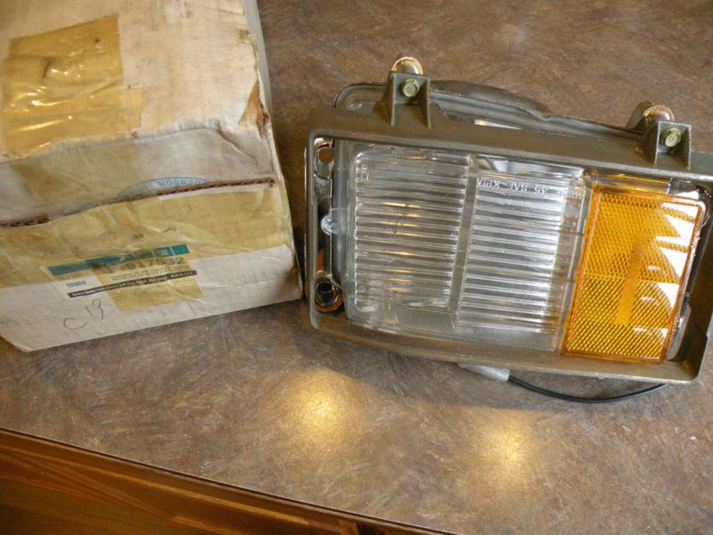 Genuine gm part 1971 1972 oldsmobile delta 88 ninety eight cornering lamp assy.