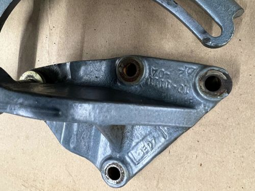 Yamaha 4.3l v6 6t8 inboard engine alternator brackets