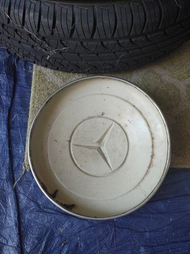 Mercedes benz 190sl vintage hubcap  center cap. w113,w111,w121