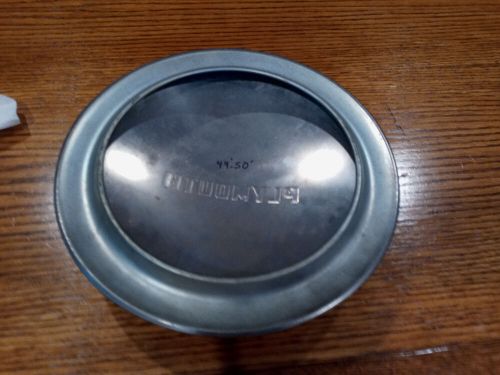 (1)   nos 1949-1950 plymouth  hubcap/ wheel cover- mint!