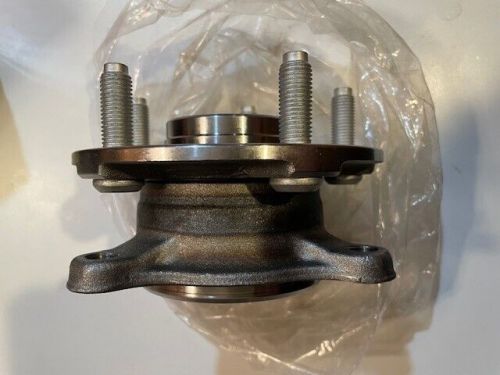 A premium wheel hub bearing c102212026 hb13366-c