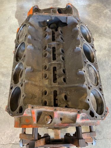 Big block 383 hp mopar engine 2468130 with closed chamber 2406516 heads