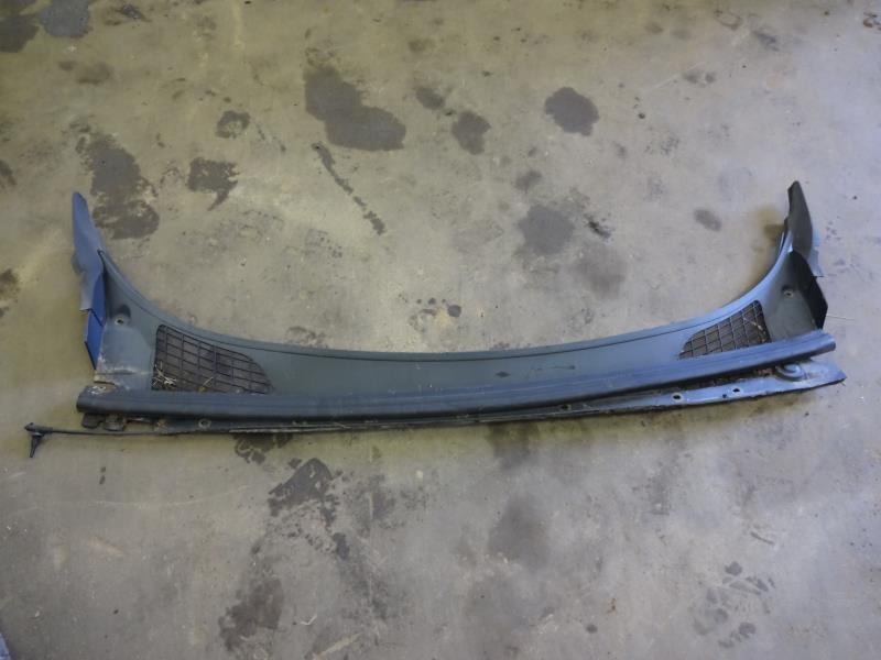 02 buick rendezvous cx windshield wiper cowl good used oem
