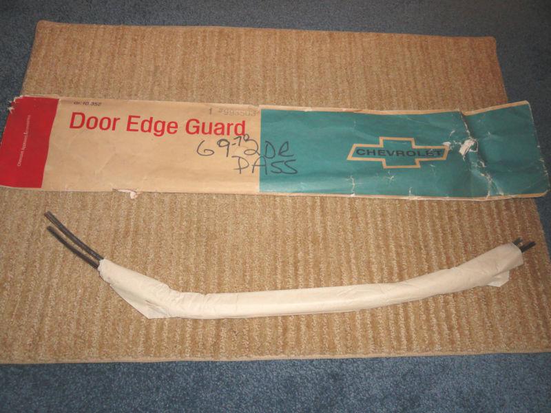 69-70 chevy pass. 2dr. impala, ss nos door edge guards 993503 rare