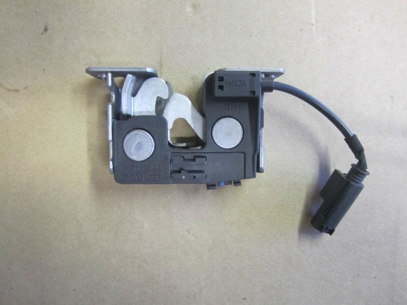 Bmw e90 2011 328i hood latch oem factory 