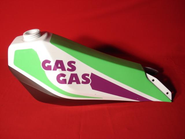 Fuel tank gas gas trial year 1988.1989. original plastic is new season.