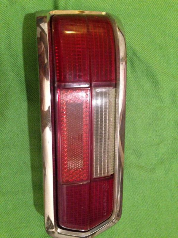 Mercedes-benz w108 280 se driver side tail light