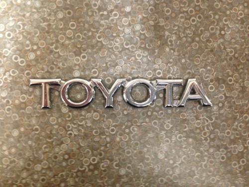 97-01 toyota camry silver toyota trunk emblem