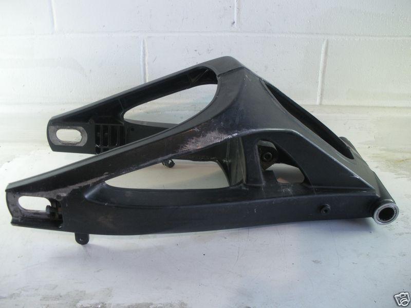 04 05 06 yamaha yzf r1 oem rear wheel swing arm swingarm suspension rash