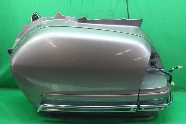 2002 honda goldwing gl1800 left silver saddlebag with lid 81431-mca-0000