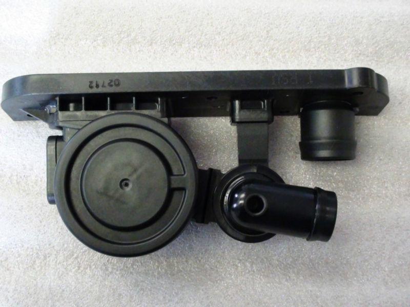 2009 volkswagen rabbit fuel pressure regulator  06f129101p