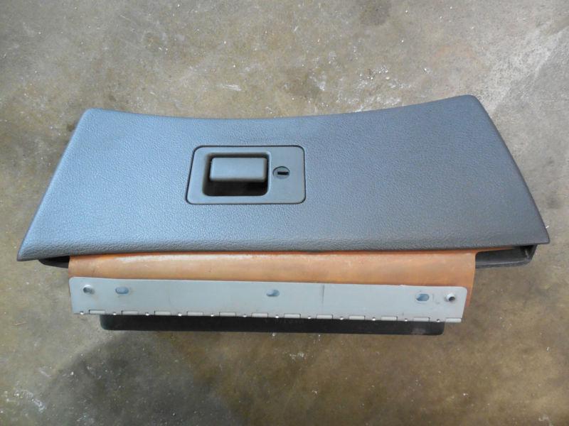 1999 - 2004 ford mustang saleen glove box glove box cover !!!!!!!!!!!!!!!