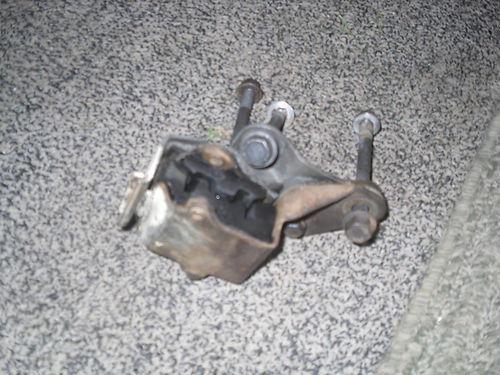 82-92 camaro trans am firebird torque arm mount 350 700r4 automatic