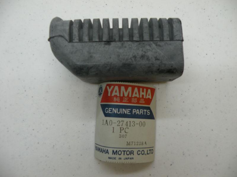 Nos yamaha cover, footrest, part# 1a0-27413-00-00 for rd400, rx50
